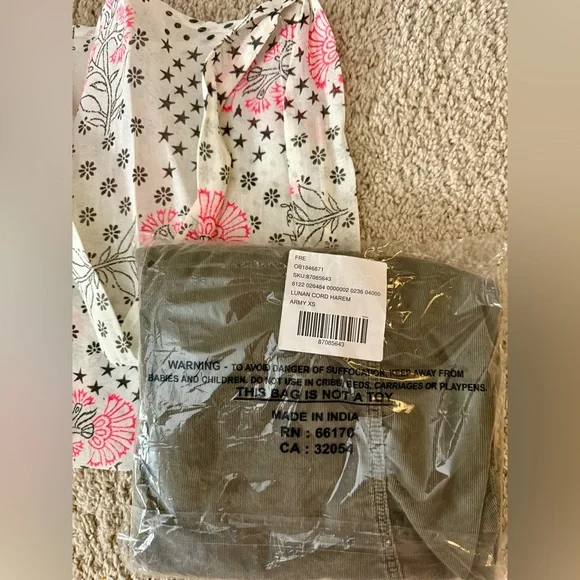 Free People Lunan Crop Harem Cord Jeans We The Free XS - Picture 11 of 11